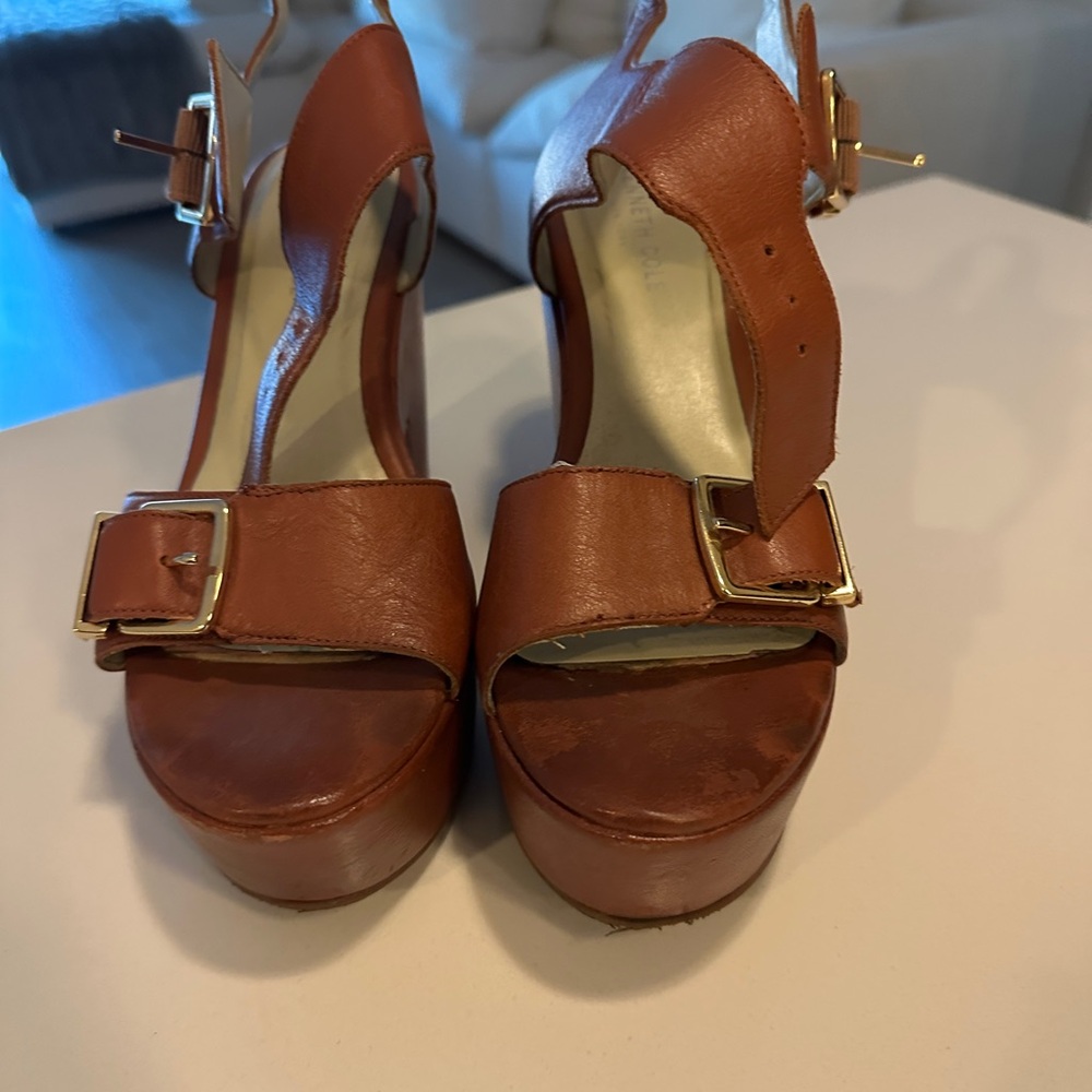 Kenneth Cole New York Tan Platform Sandals - Picture 2 of 6